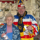 Heidi und Martin auf dem Mannemer Marktplatz