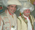 Stefan Höß mit seiner Truppe bei der AWO-Fasnacht