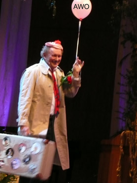 Manfred Baumann mit Koffer!